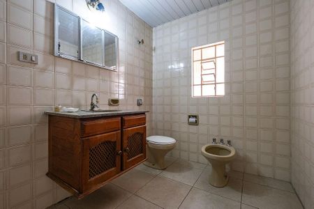Casa para alugar com 250m², 2 quartos e 2 vagas Casa para alugar com 250m², 2 quartos e 2 vagasBanheiro