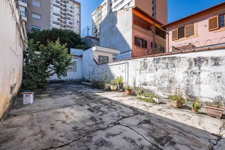Casa para alugar com 250m², 2 quartos e 2 vagas Casa para alugar com 250m², 2 quartos e 2 vagasQuintal