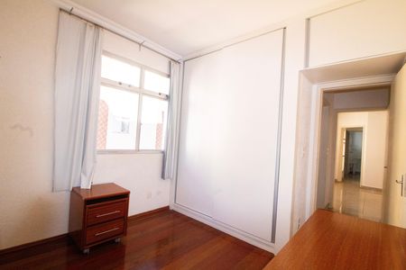 Apartamento para alugar com 100m², 2 quartos e 1 vagaQuarto 02