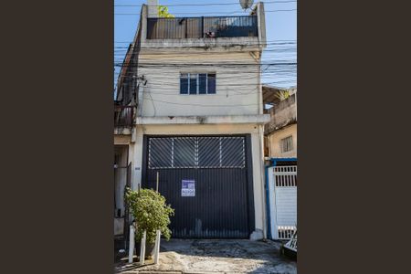 Casa para alugar com 100m², 2 quartos e sem vaga Casa para alugar com 100m², 2 quartos e sem vagaFachada