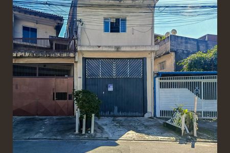 Fachada de casa para alugar com 2 quartos, 100m² em Jardim Santa Lucrecia, São Paulo