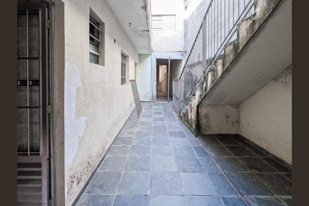 Quintal de casa para alugar com 2 quartos, 100m² em Jardim Santa Lucrecia, São Paulo