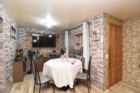 Casa à venda com 120m², 3 quartos e 2 vagasSala