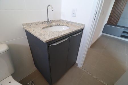 Banheiro de apartamento para alugar com 1 quarto, 44m² em Granja Marileusa, Uberlândia