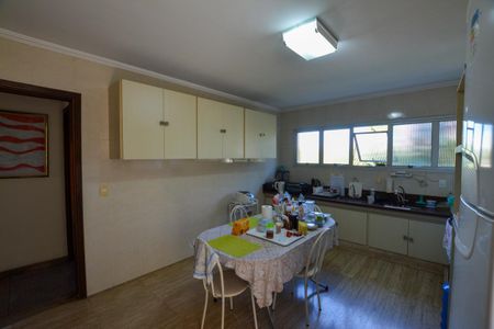 COZINHA de casa à venda com 6 quartos, 370m² em Butantã, São Paulo