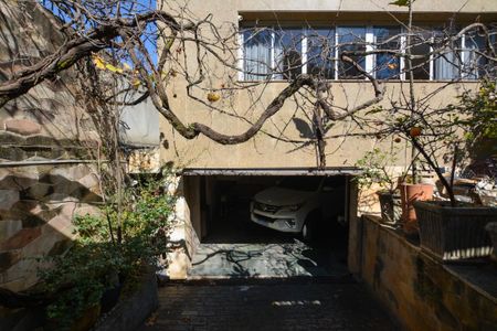 GARAGEM de casa à venda com 6 quartos, 370m² em Butantã, São Paulo