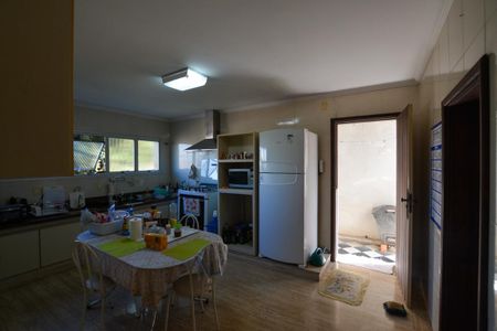 COZINHA de casa à venda com 6 quartos, 370m² em Butantã, São Paulo
