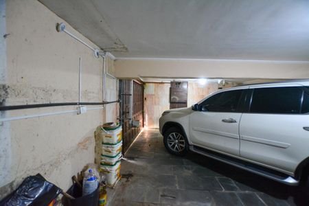 GARAGEM de casa à venda com 6 quartos, 370m² em Butantã, São Paulo
