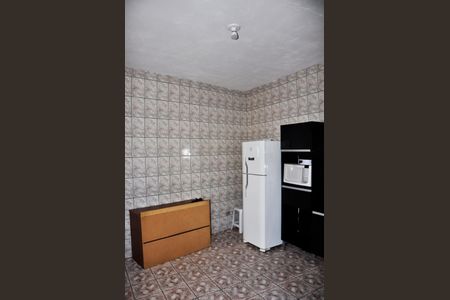 Casa para alugar com 2 quartos, 100m² em Jardim Santa Lucrecia, São Paulo