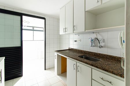 Cozinha de apartamento para alugar com 2 quartos, 72m² em Vila Ipojuca, São Paulo