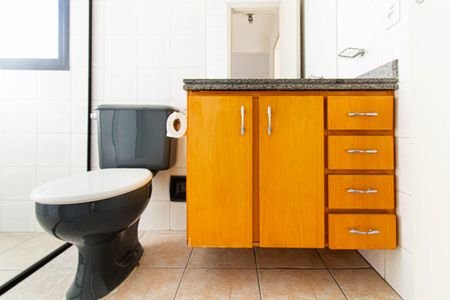Apartamento para alugar com 72m², 2 quartos e 1 vaga Apartamento para alugar com 72m², 2 quartos e 1 vagaBanheiro