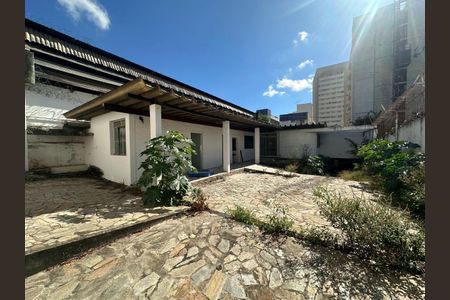 Casa para alugar com 453m², 5 quartos e 4 vagas