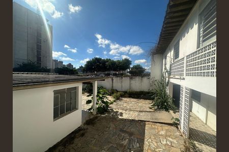 Casa para alugar com 453m², 5 quartos e 4 vagas