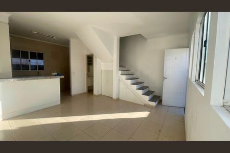 Casa de condomínio para alugar com 64m², 2 quartos e 1 vaga Casa de condomínio para alugar com 64m², 2 quartos e 1 vagaSala