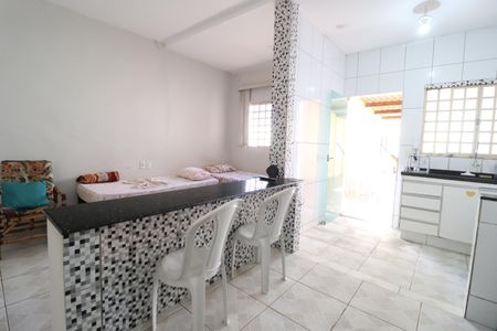 Casa para alugar com 2 quartos, 60m² em Santa Mônica, Uberlândia