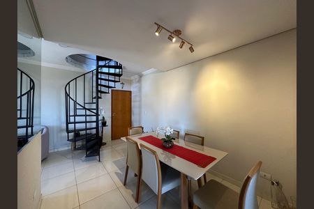 Apartamento para alugar com 145m², 3 quartos e 2 vagas Apartamento para alugar com 145m², 3 quartos e 2 vagasSala