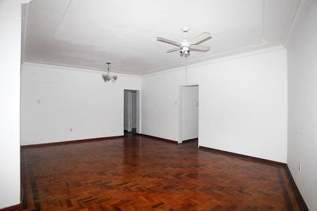 Sala de apartamento à venda com 4 quartos, 150m² em Petrópolis, Porto Alegre