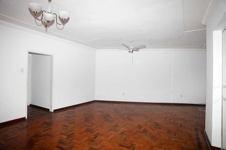 Sala de apartamento à venda com 4 quartos, 150m² em Petrópolis, Porto Alegre
