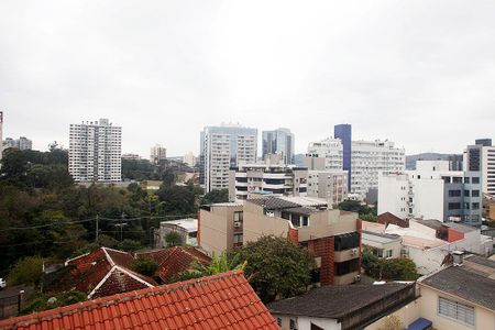Apartamento à venda com 150m², 4 quartos e 1 vagaCozinha + Área de Serviço Vista