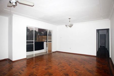 Sala de apartamento à venda com 4 quartos, 150m² em Petrópolis, Porto Alegre