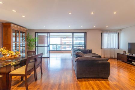 Apartamento à venda com 167m², 3 quartos e 3 vagas