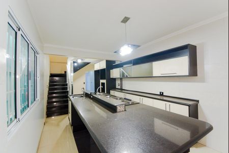 Casa para alugar com 210m², 4 quartos e 2 vagasCozinha