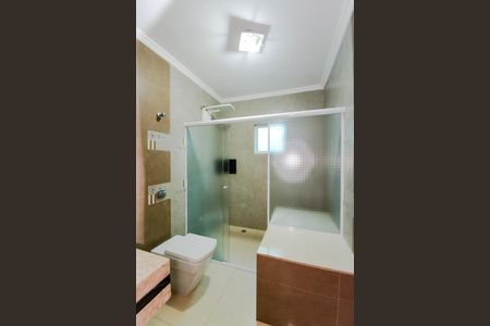 Casa para alugar com 210m², 4 quartos e 2 vagasBanheiro Social