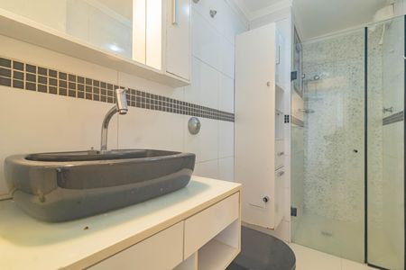 Apartamento à venda com 60m², 2 quartos e 1 vaga Apartamento à venda com 60m², 2 quartos e 1 vagaBanheiro social