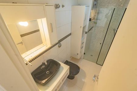 Banheiro social de apartamento à venda com 2 quartos, 60m² em Vila da Saúde, São Paulo
