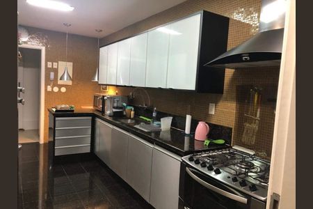 Apartamento à venda com 176m², 4 quartos e 2 vagas