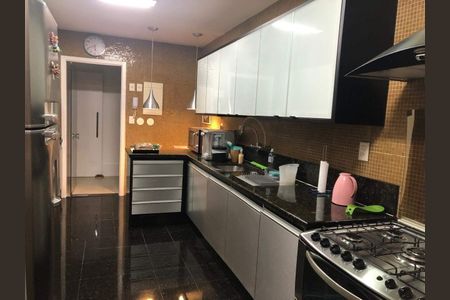 Apartamento à venda com 176m², 4 quartos e 2 vagas