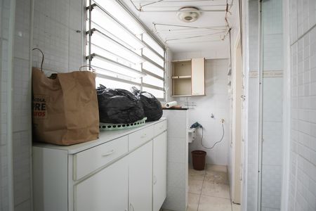 Apartamento à venda com 96m², 2 quartos e 1 vaga Apartamento à venda com 96m², 2 quartos e 1 vagaÁrea de Serviço