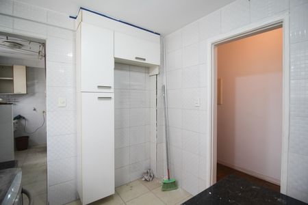 Apartamento à venda com 96m², 2 quartos e 1 vaga Apartamento à venda com 96m², 2 quartos e 1 vagaCozinha