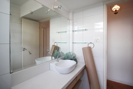 Apartamento à venda com 96m², 2 quartos e 1 vaga Apartamento à venda com 96m², 2 quartos e 1 vagaBanheiro