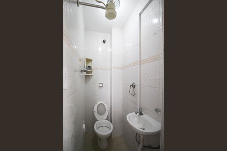 Apartamento à venda com 96m², 2 quartos e 1 vaga Apartamento à venda com 96m², 2 quartos e 1 vagaBanheiro de serviço