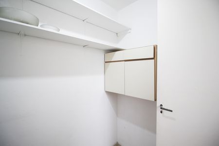 Apartamento à venda com 96m², 2 quartos e 1 vaga Apartamento à venda com 96m², 2 quartos e 1 vagaQuarto de Serviço