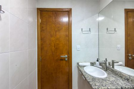 Apartamento para alugar com 77m², 2 quartos e 1 vaga Apartamento para alugar com 77m², 2 quartos e 1 vagaBanheiro