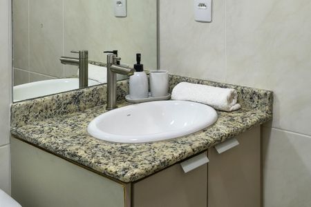 Apartamento para alugar com 77m², 2 quartos e 1 vaga Apartamento para alugar com 77m², 2 quartos e 1 vagaBanheiro da Suíte