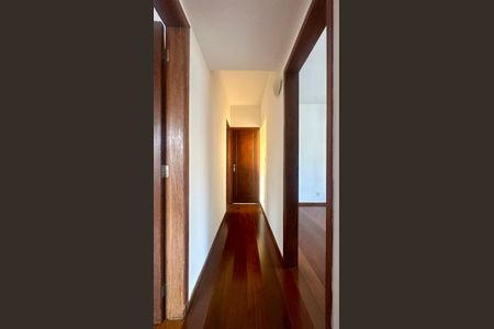 Apartamento à venda com 100m², 3 quartos e 1 vaga Apartamento à venda com 100m², 3 quartos e 1 vagaCorredor
