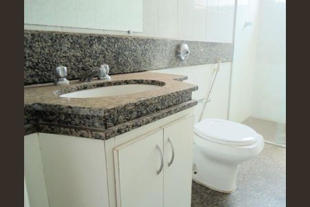 Banheiro  de apartamento à venda com 3 quartos, 100m² em Serra, Belo Horizonte