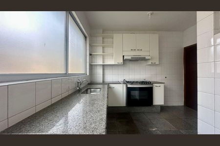 Cozinha  de apartamento à venda com 3 quartos, 100m² em Serra, Belo Horizonte