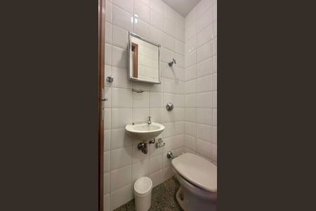 Banheiro de serviço  de apartamento à venda com 3 quartos, 100m² em Serra, Belo Horizonte