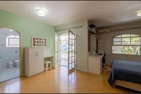 Casa à venda com 300m², 4 quartos e 6 vagas