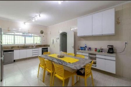 Casa à venda com 300m², 4 quartos e 6 vagas