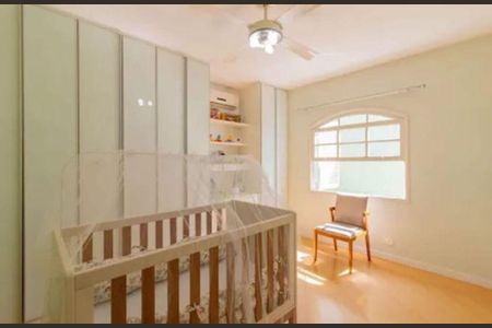 Casa à venda com 4 quartos, 300m² em Jardim Bom Clima, Guarulhos