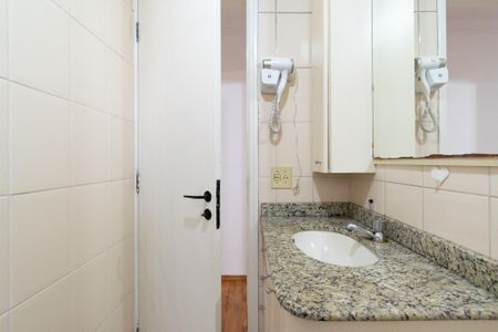 Apartamento para alugar com 57m², 2 quartos e 1 vagaBanheiro 