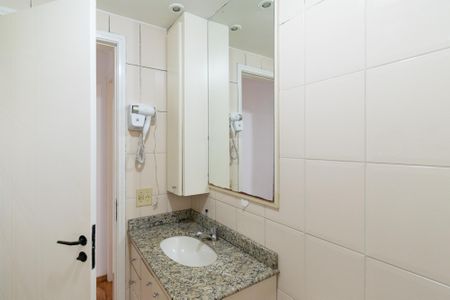 Apartamento para alugar com 57m², 2 quartos e 1 vagaBanheiro 