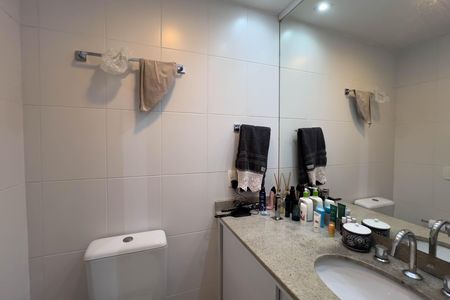 Apartamento para alugar com 100m², 2 quartos e 2 vagas Apartamento para alugar com 100m², 2 quartos e 2 vagasBanheiro do quarto 1