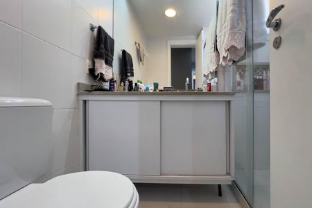 Apartamento para alugar com 100m², 2 quartos e 2 vagas Apartamento para alugar com 100m², 2 quartos e 2 vagasBanheiro do quarto 1