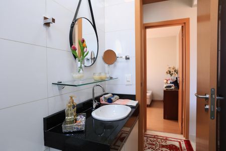 Apartamento à venda com 58m², 2 quartos e 2 vagas Apartamento à venda com 58m², 2 quartos e 2 vagasBanheiro
